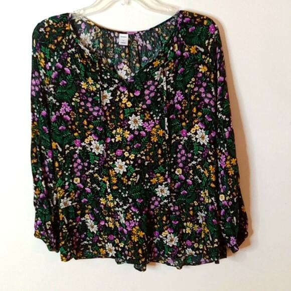 Old Navy Tops - Old Navy women's floral size Medium long sleeve blouse.